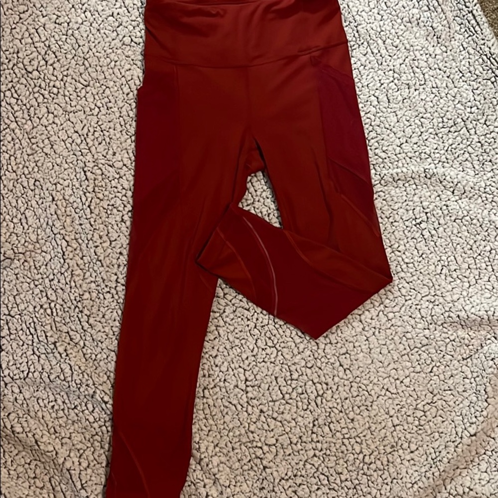 Lululemon red wunder tight mesh detail 23”